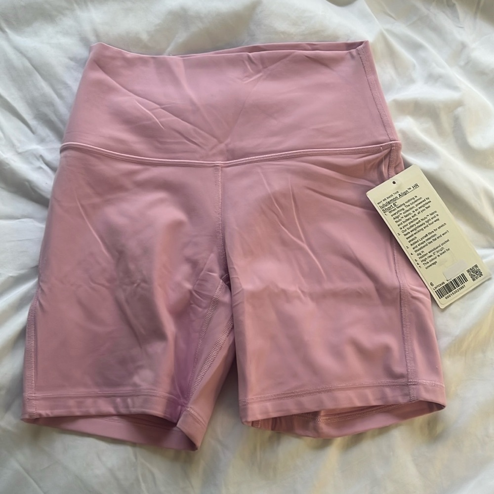 NWT Lululemon Align 6” Short
